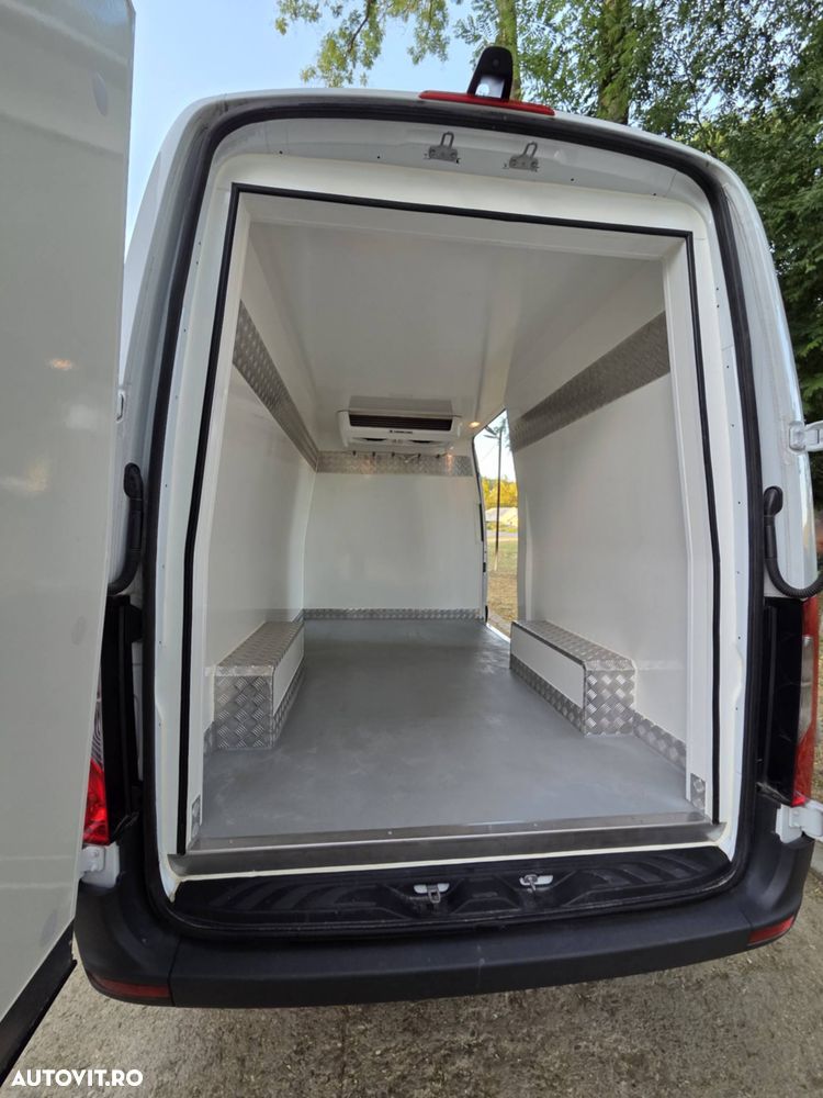 Mercedes-Benz Sprinter 317 CDI 170CP L2H2 RWD 6MT - 10