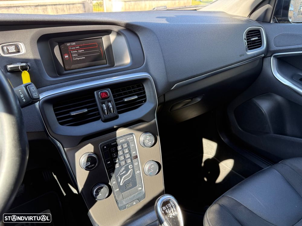 Volvo V40 1.6 D2 Eco Momentum - 32