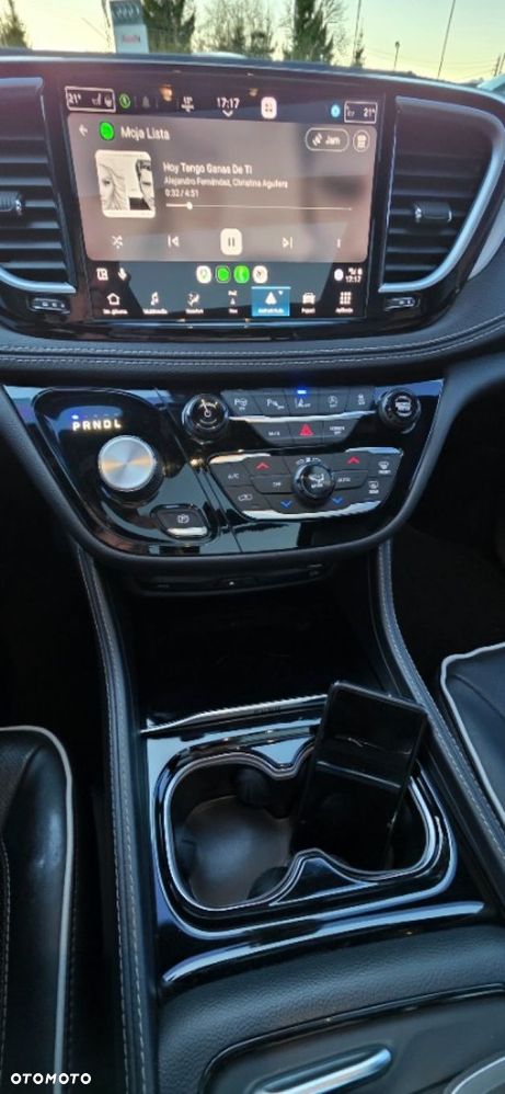 Chrysler Pacifica - 40