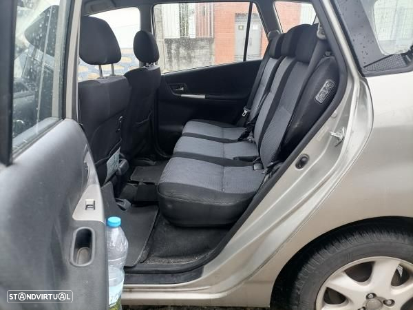 Para Peças Toyota Corolla Verso (_E12_) - 7