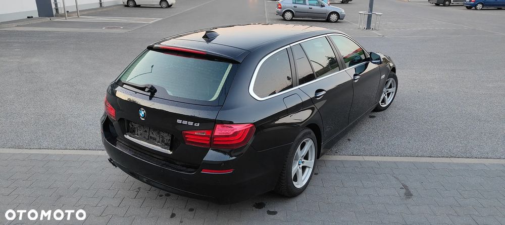 BMW Seria 5 525d Luxury Line - 7