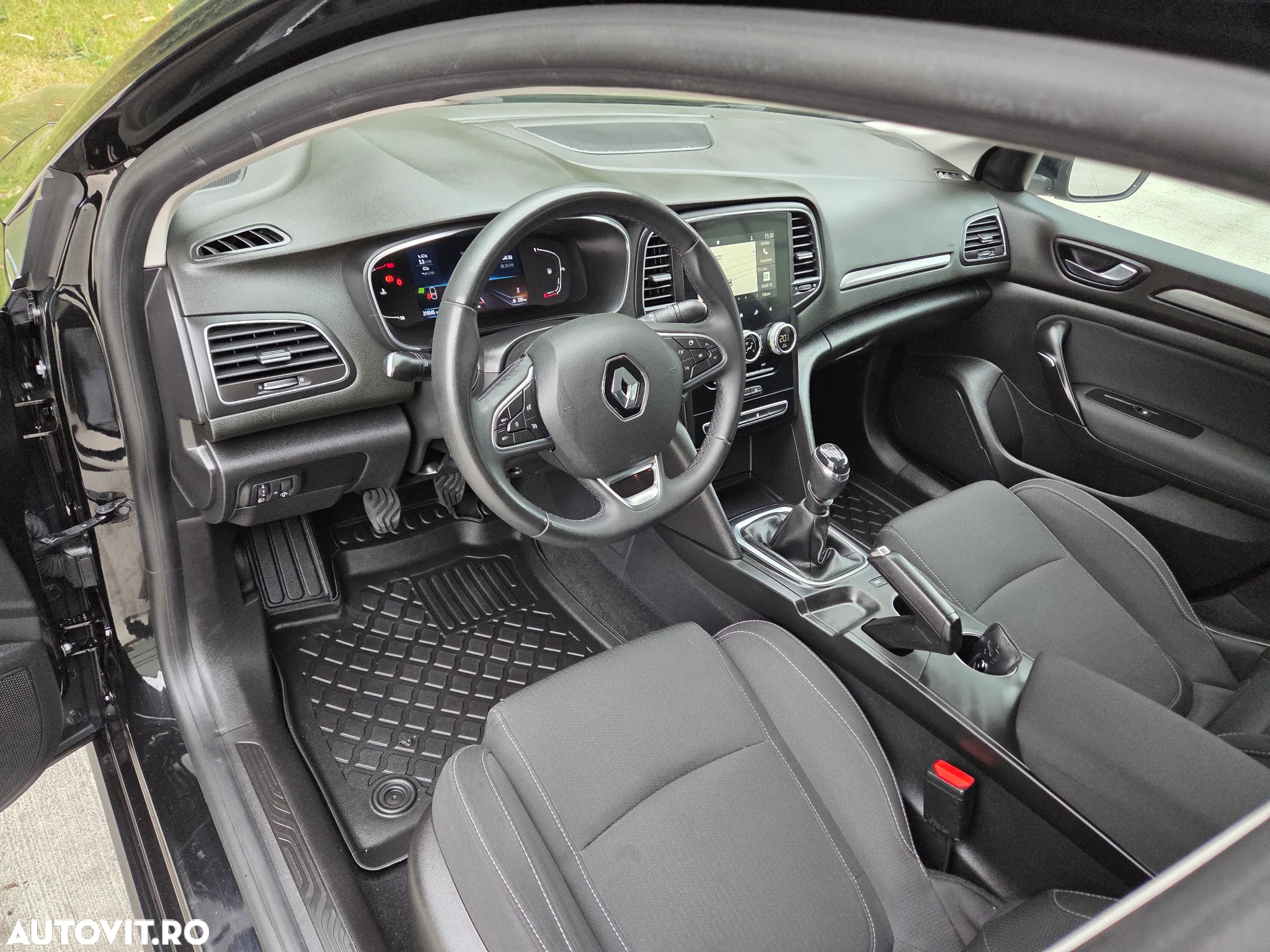 Renault Megane Grandtour BLUE dCi 115 BUSINESS EDITION - 24