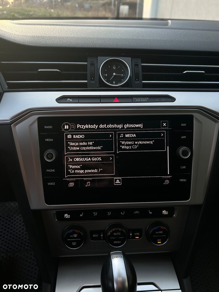 Volkswagen Passat 2.0 TDI SCR DSG Comfortline - 32