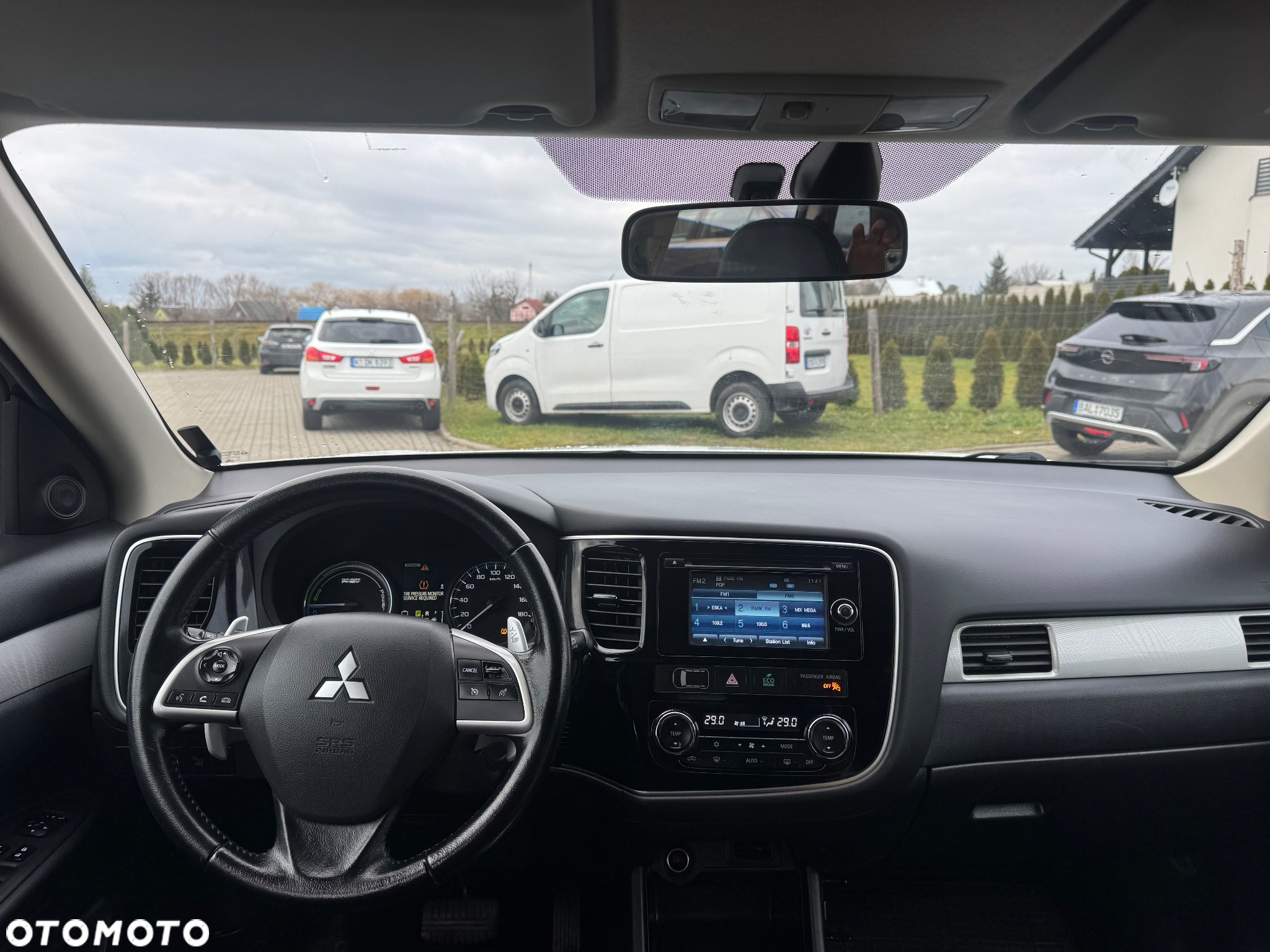 Mitsubishi Outlander 2.0 4WD Plug-In Hybrid - 16