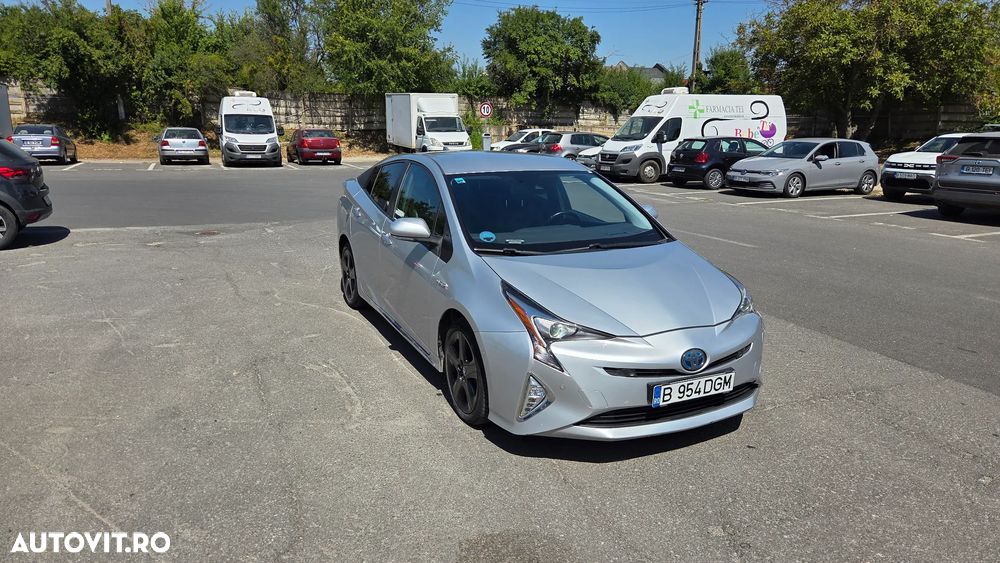 Toyota Prius Hybrid Executive - 2