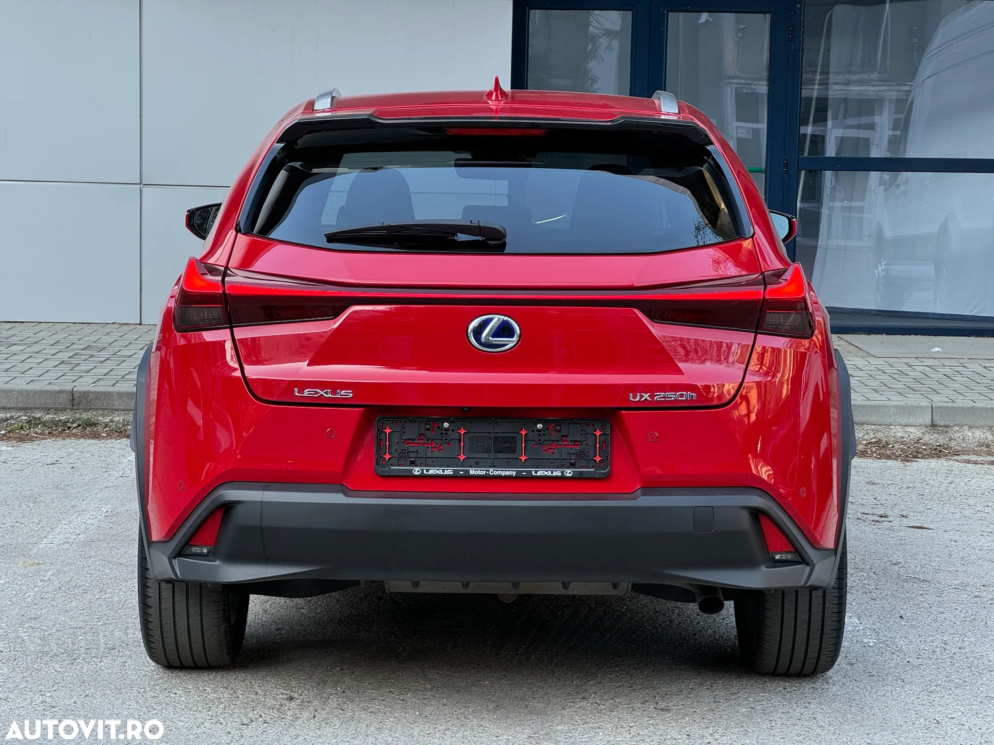 Lexus UX 250h 2.0L HEV 20H- (178 HP) 4X2 CVT Executive - 5