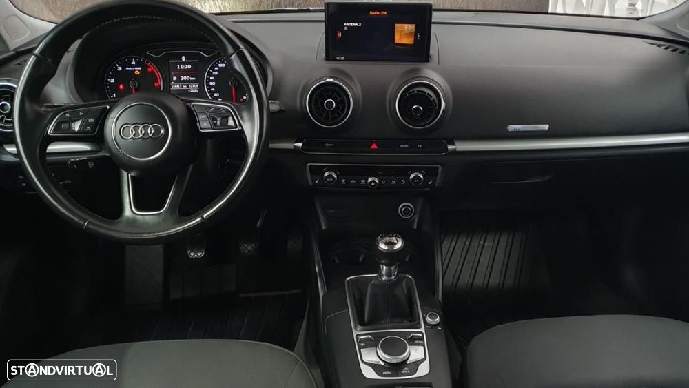 Audi A3 Sportback 1.6 TDI Design — fotografia 14
