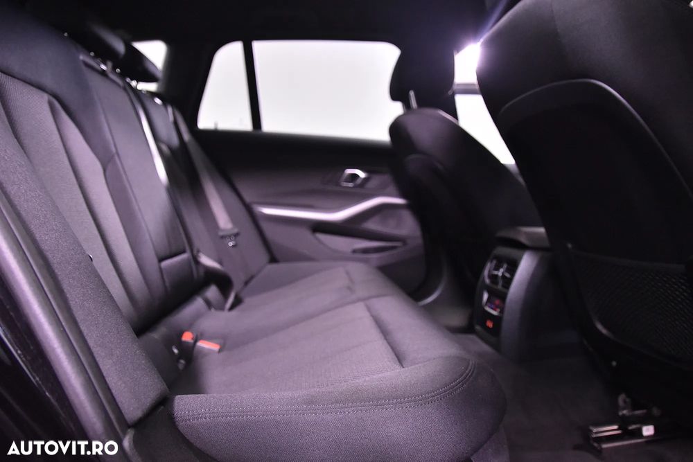 BMW Seria 3 320e Touring Aut. - 12
