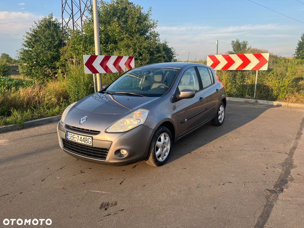 Renault Clio 1.2 16V Alize - 1