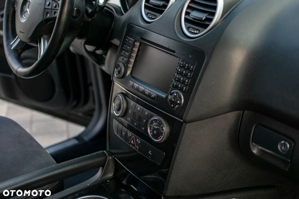 Mercedes-Benz ML - 36