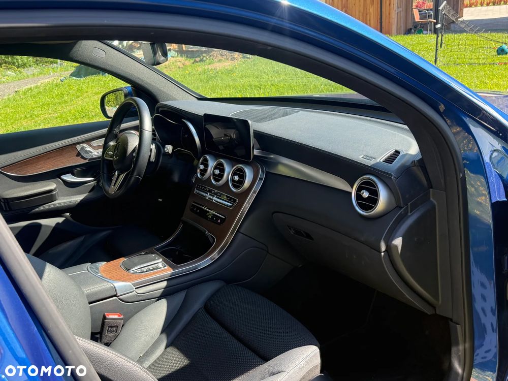 Mercedes-Benz GLC - 12