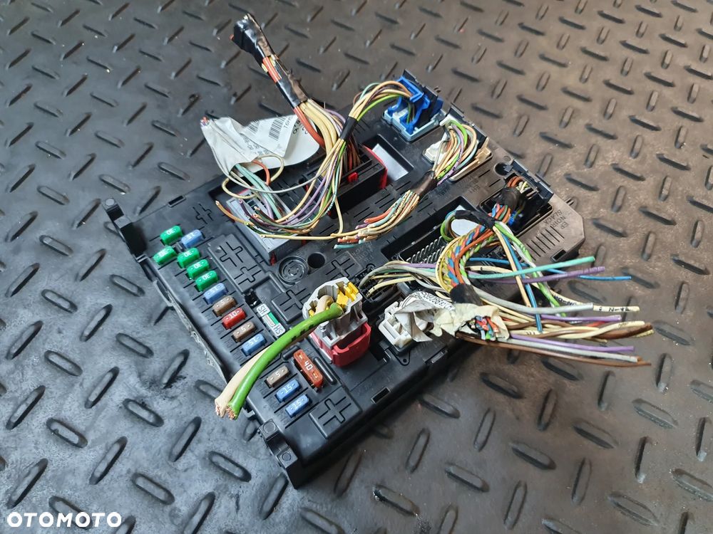 SKRZYNKA BEZPIECZNIKÓW MODUŁ BSI PEUGEOT 307 CITROEN C4 9664969080 + WTYCZKI INSTALACJA - 1