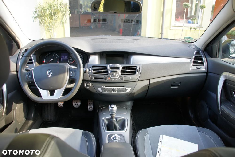 Renault Laguna dCi 150 FAP GT - 33