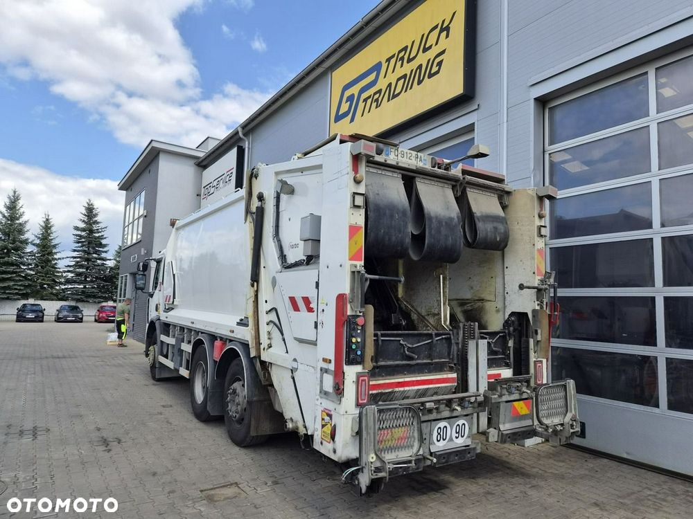 Renault D Wide 320 - 5