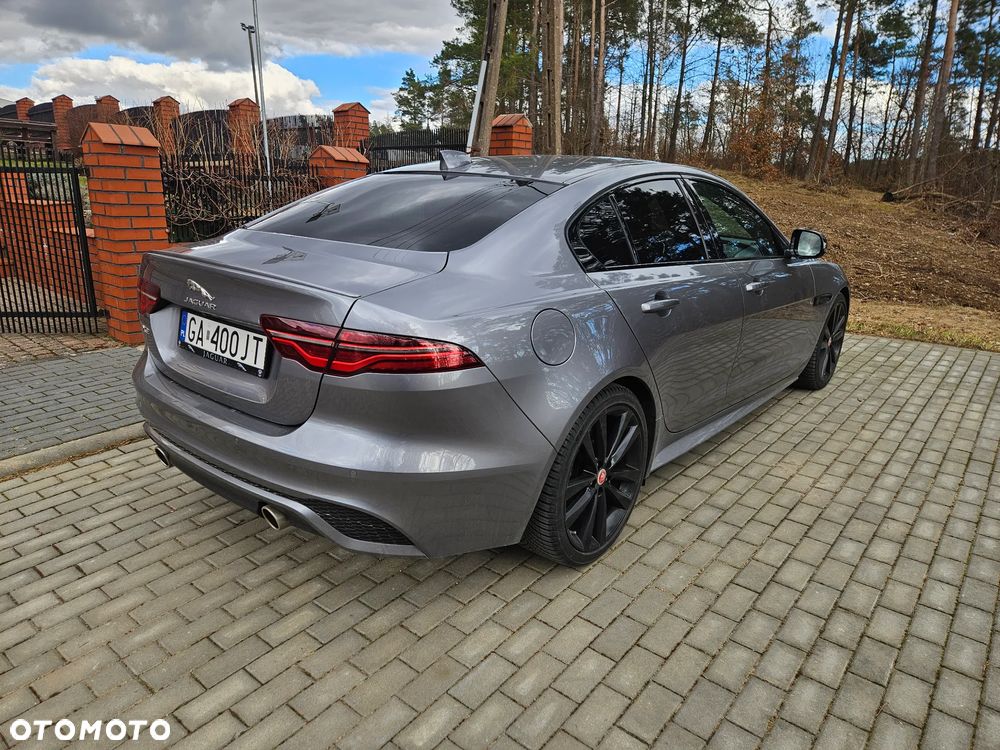 Jaguar XE 2.0 P250 SE - 4