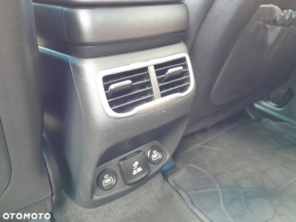 Hyundai Santa Fe 1.6 T-GDI HEV Platinum 4WD - 33