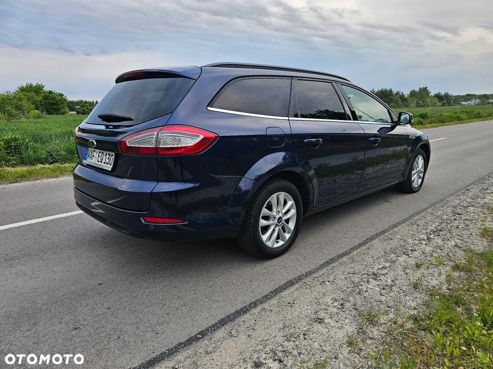 Ford Mondeo - 32