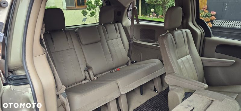 Chrysler Town & Country 3.6 Limited - 11