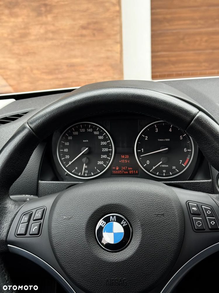 BMW X1 sDrive18i - 12