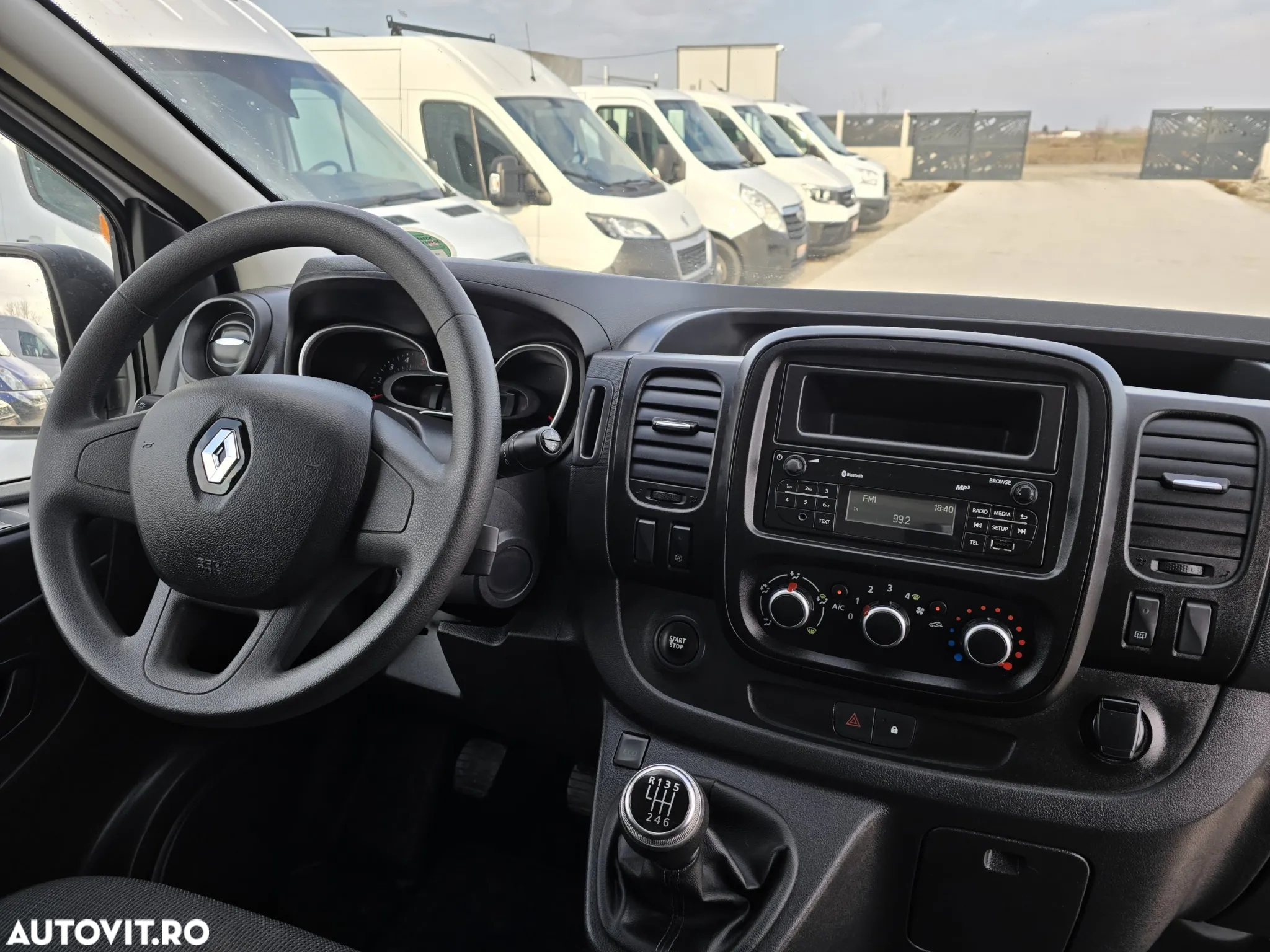 Renault New Trafic L2H1 - 24