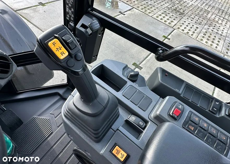 Caterpillar 906 - 28