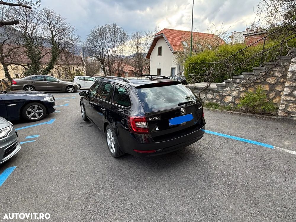 Skoda Octavia 1.6 TDI DSG Ambition - 9