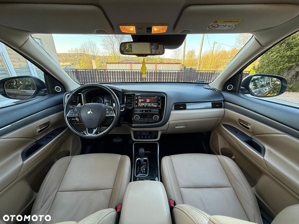 Mitsubishi Outlander 2.0 Intense Comfort 4WD CVT - 24