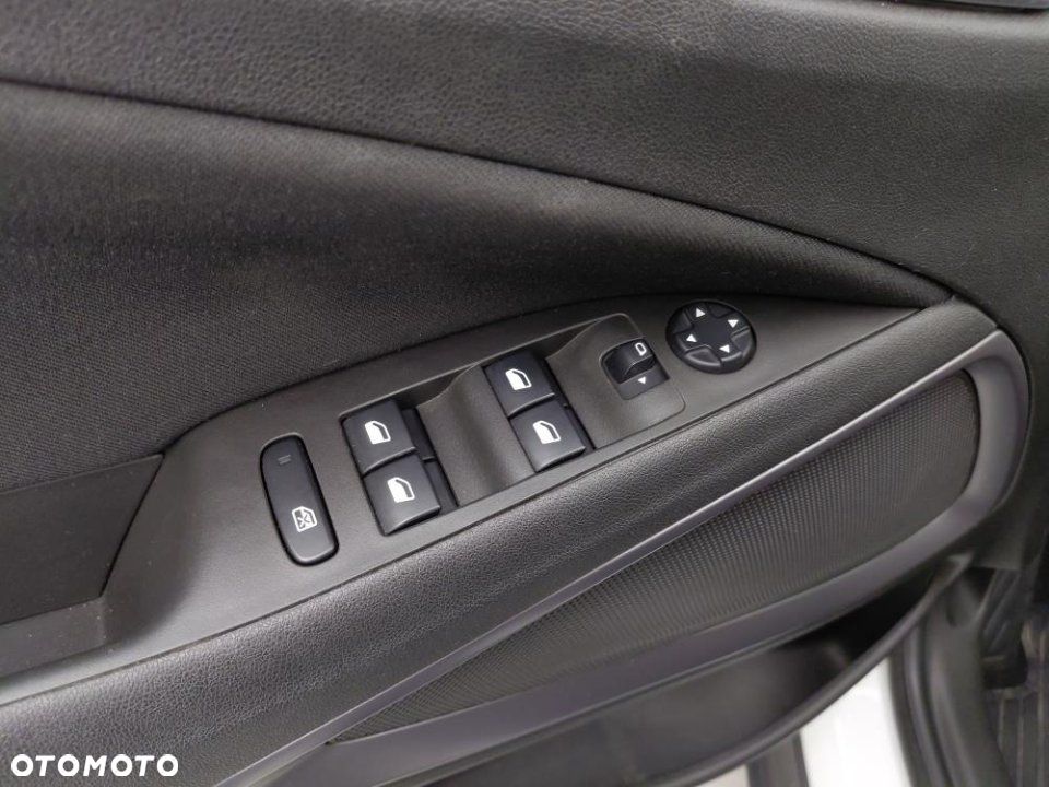 Opel Crossland X - 13