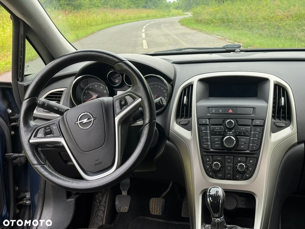 Opel Astra 1.4 T Cosmo - 14