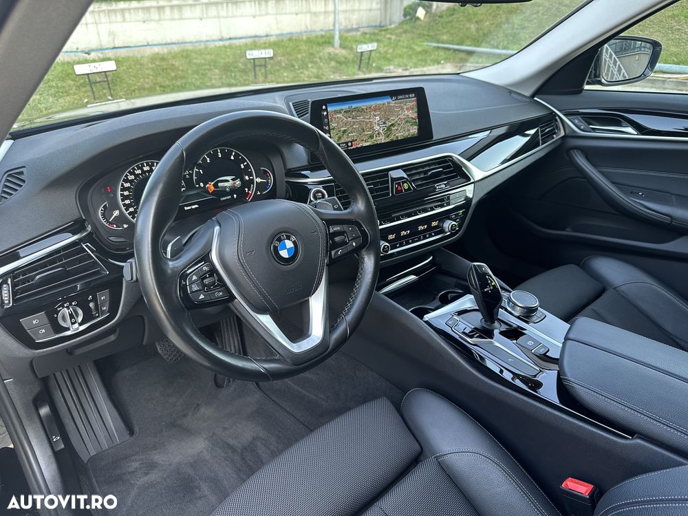 BMW Seria 5 530i xDrive Touring Aut. Sport Line - 7