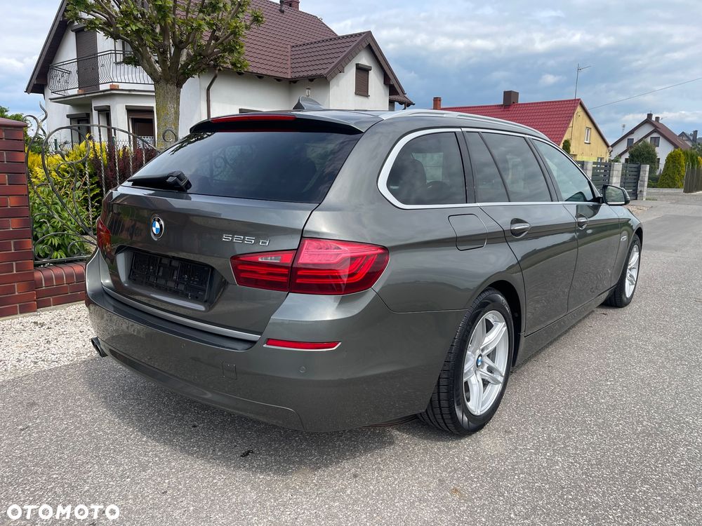 BMW Seria 5 525d Sport-Aut Modern Line - 10