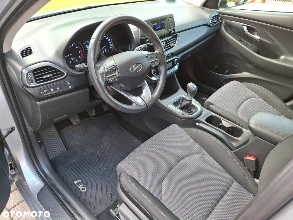 Hyundai i30 1.5 DPI Classic + - 20