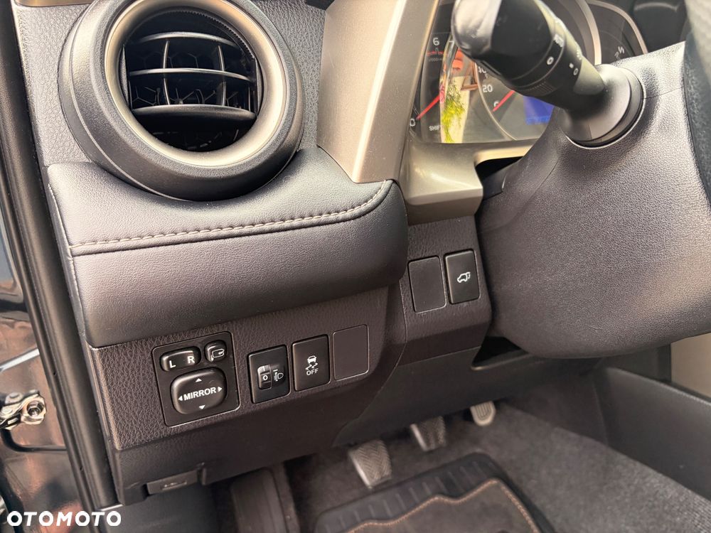 Toyota RAV4 - 23