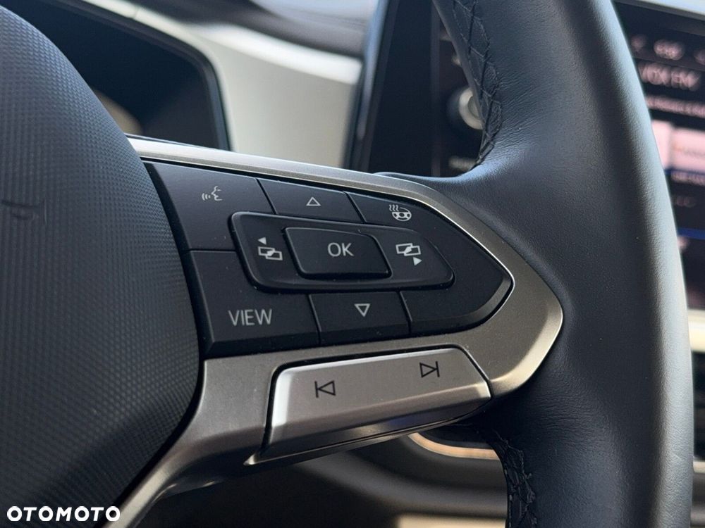 Volkswagen T-Roc - 18