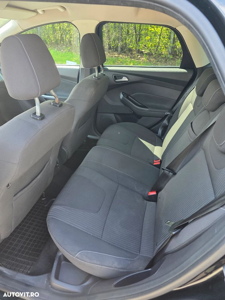 Ford Focus 2.0 TDCI DPF Powershift Titanium - 10