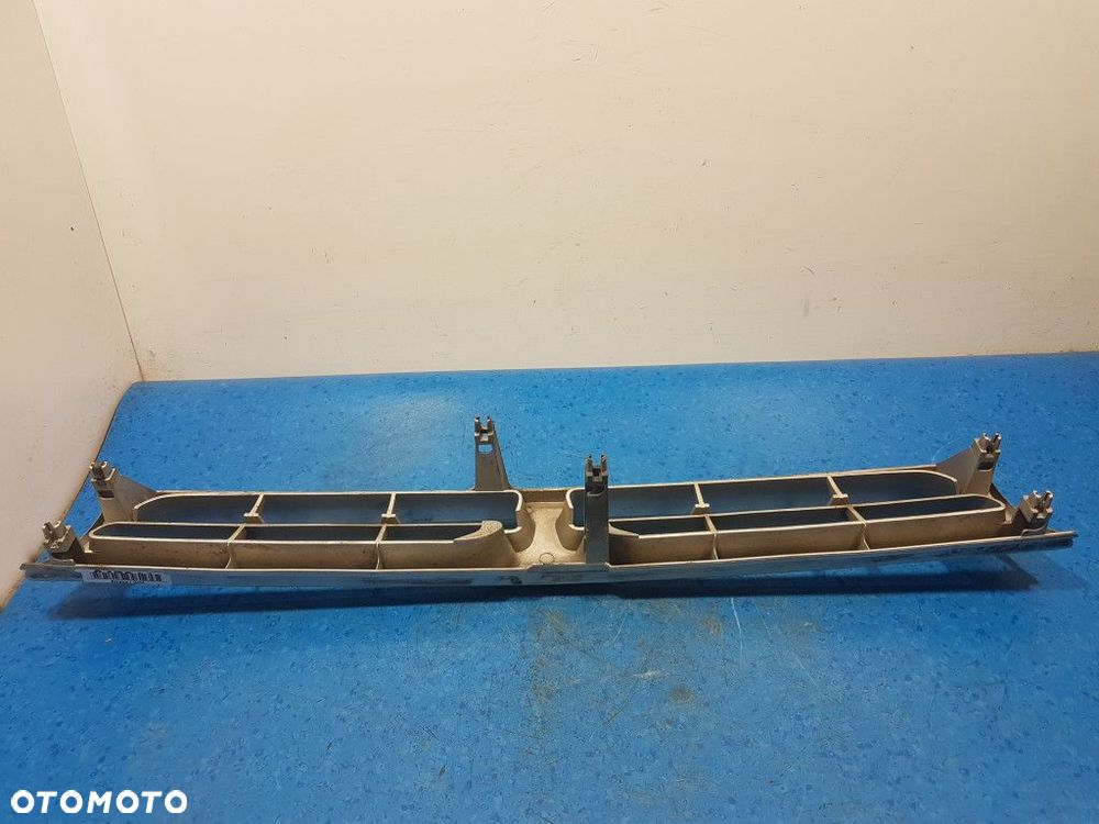 MITSUBISHI LANCER V ATRAPA / GRILL - 8