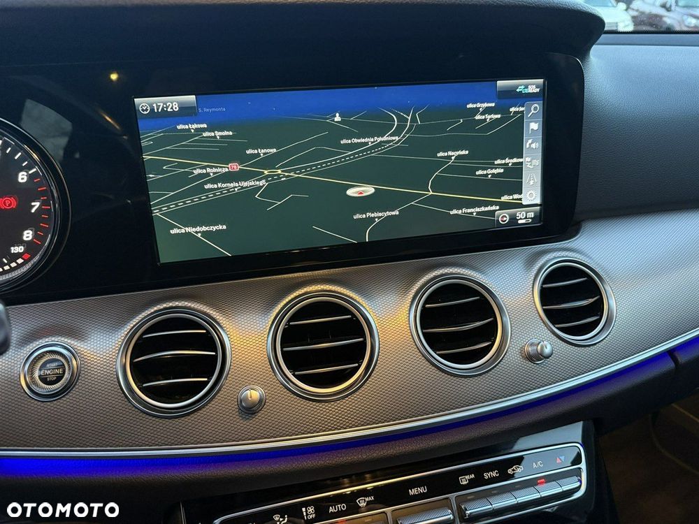 Mercedes-Benz Klasa E - 22