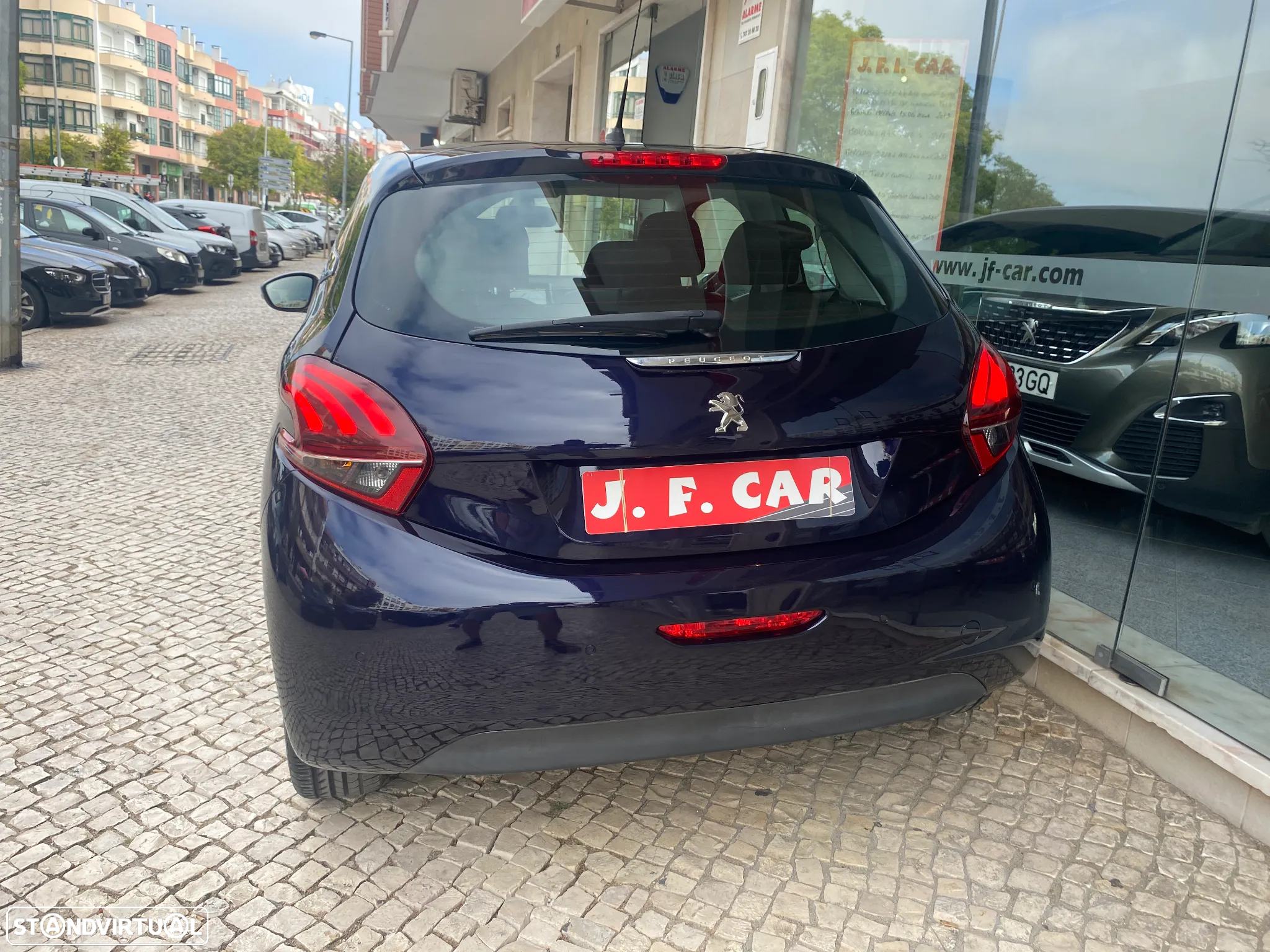 Peugeot 208 1.2 PureTech GT Line - 9