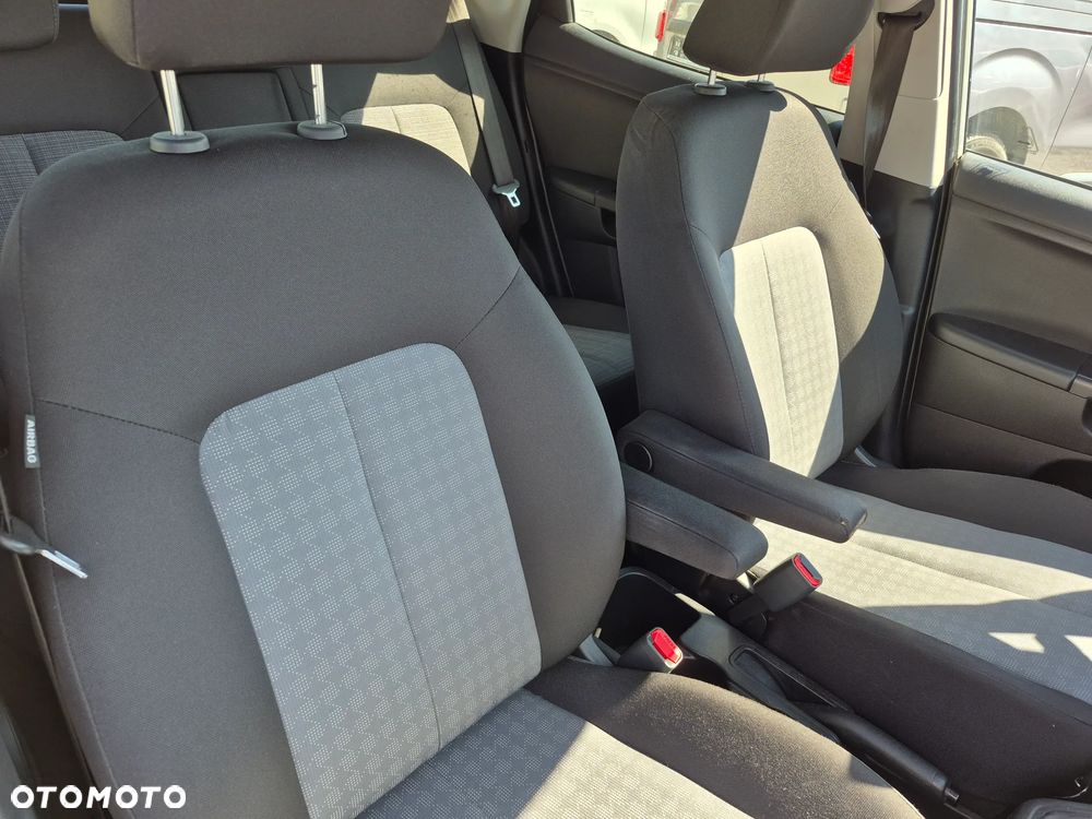 Kia Venga 1.4 CRDi 90 Edition 7 - 12