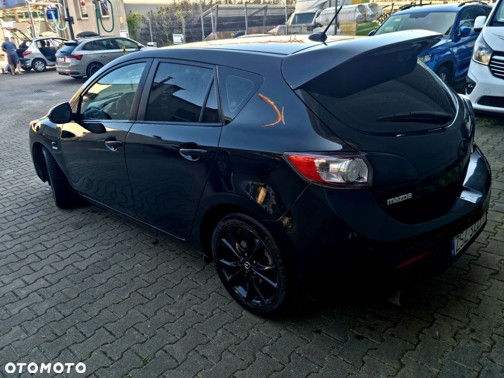 Mazda 3 2.0 Exclusive + - 11