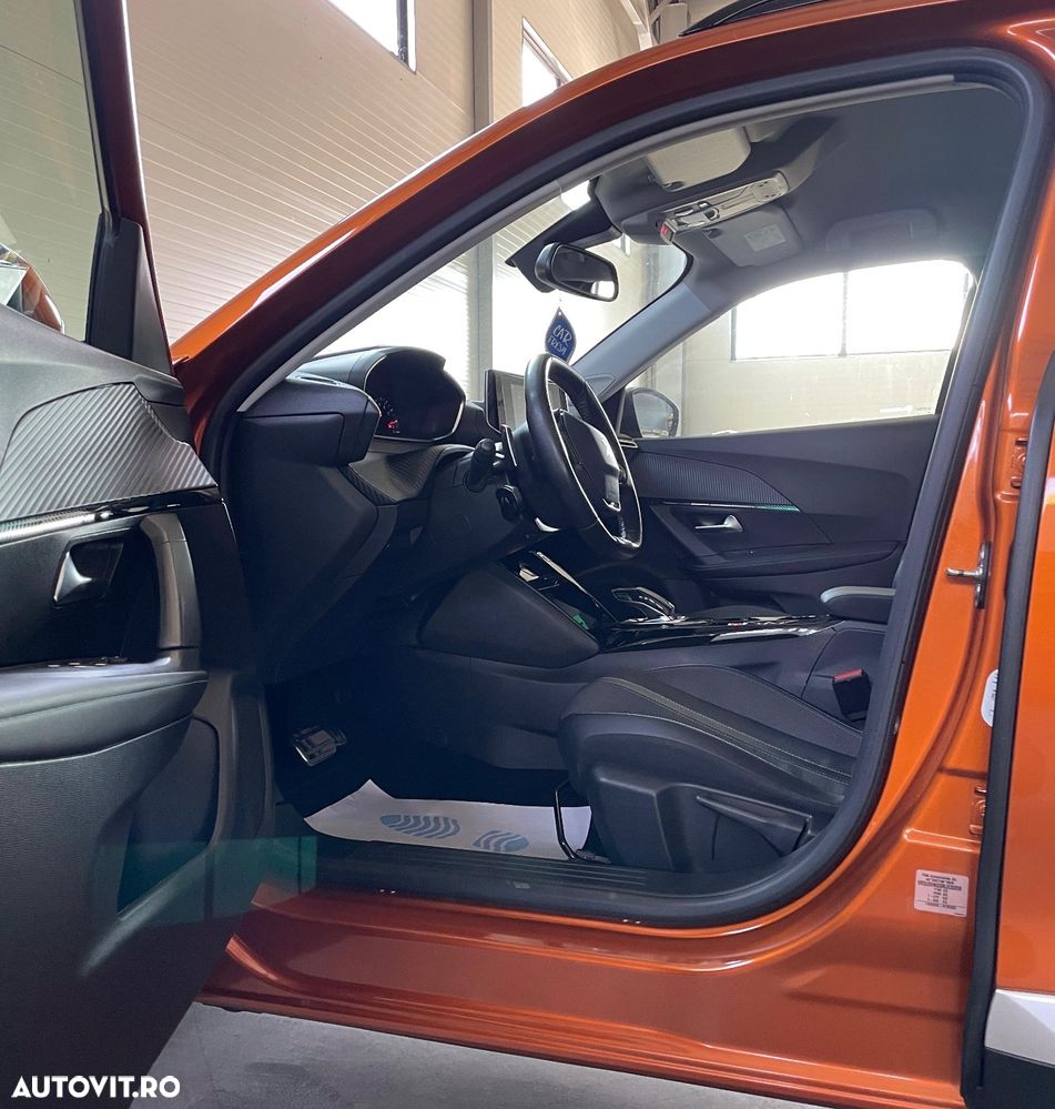 Peugeot 2008 1.2 L PureTech STT EAT8 GT Line - 22