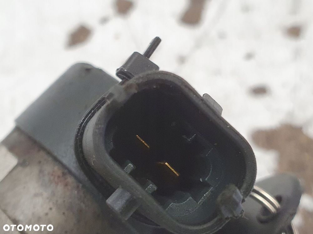 Volvo S60 I V70 II 2.4 D5 CZUJNIK PALIWA zawór 0281002712 - 4