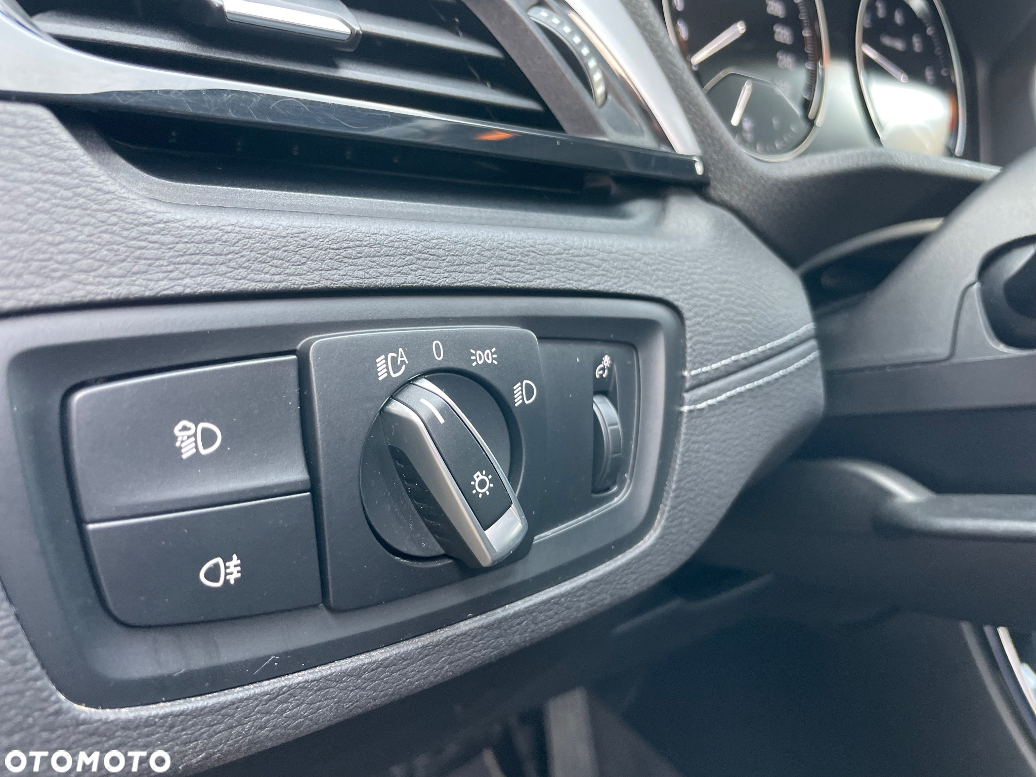 BMW X2 sDrive18i - 31