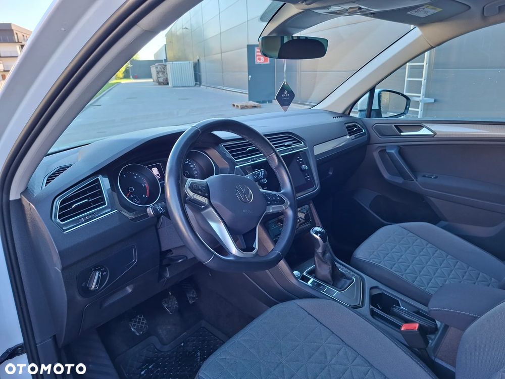 Volkswagen Tiguan - 16