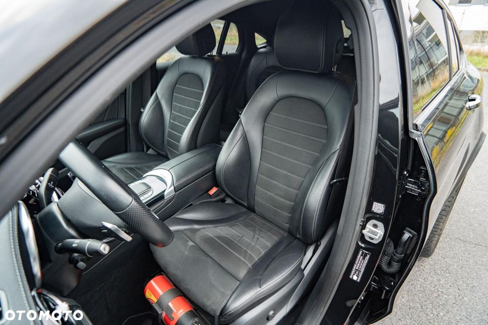 Mercedes-Benz GLC 300 4Matic 9G-TRONIC AMG Line - 13