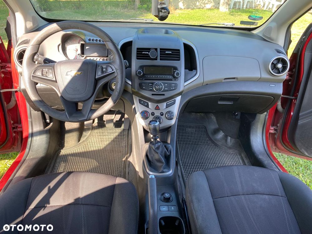Chevrolet Aveo - 4