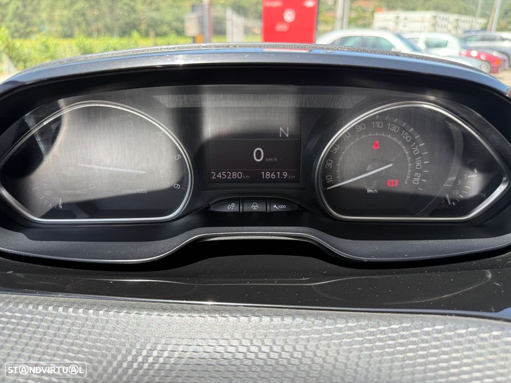 Peugeot 2008 1.6 e-HDi Allure 2-Tronic - 13