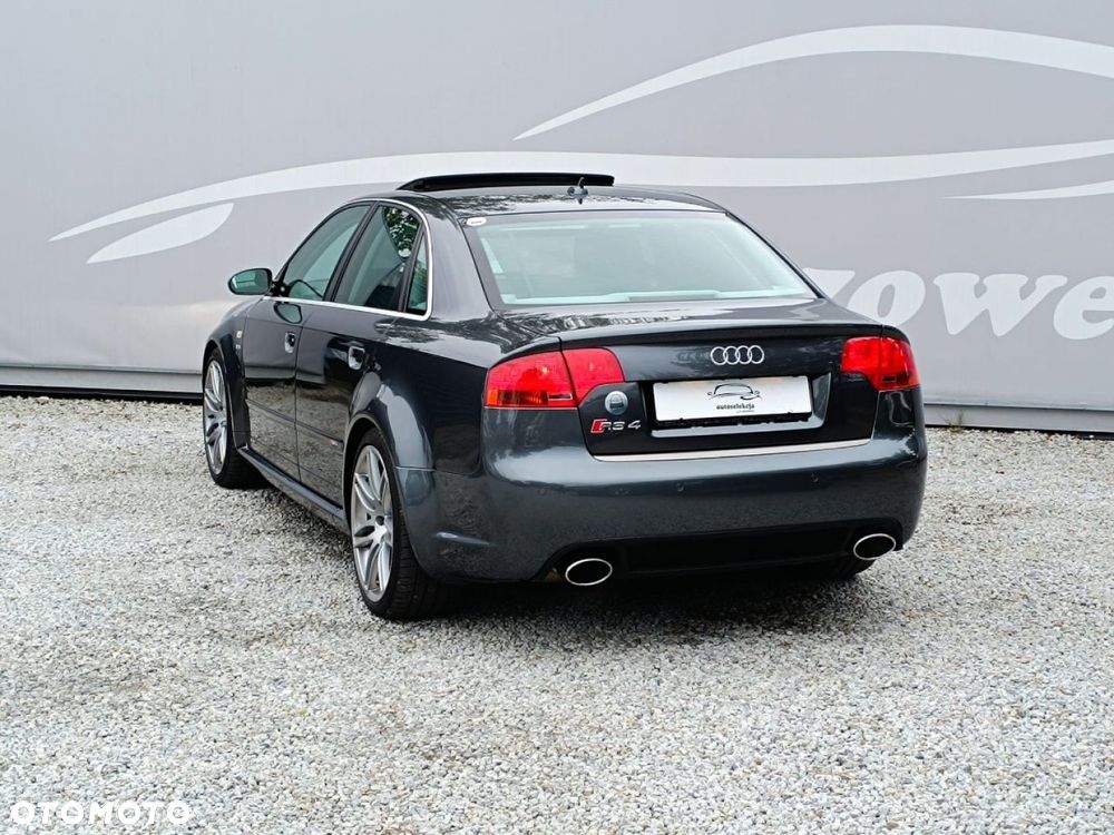 Audi RS4 Limousine - 22