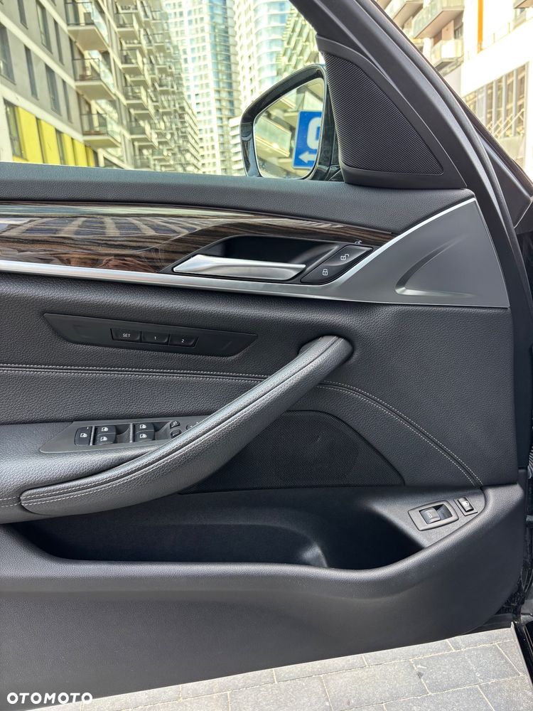 BMW Seria 5 530e iPerformance - 17