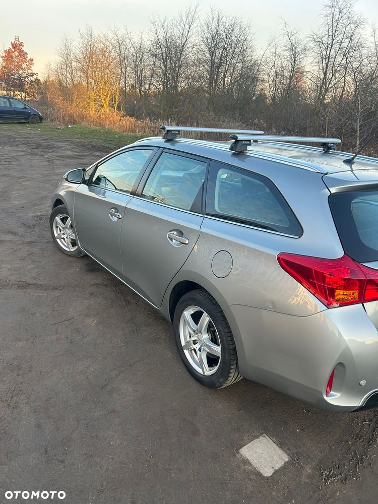 Toyota Auris 1.6 Executive - 6